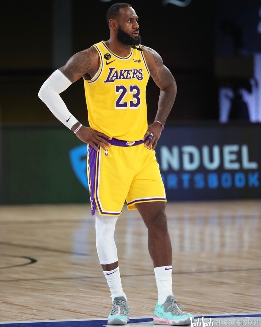 成败系于莫 成败系于莫