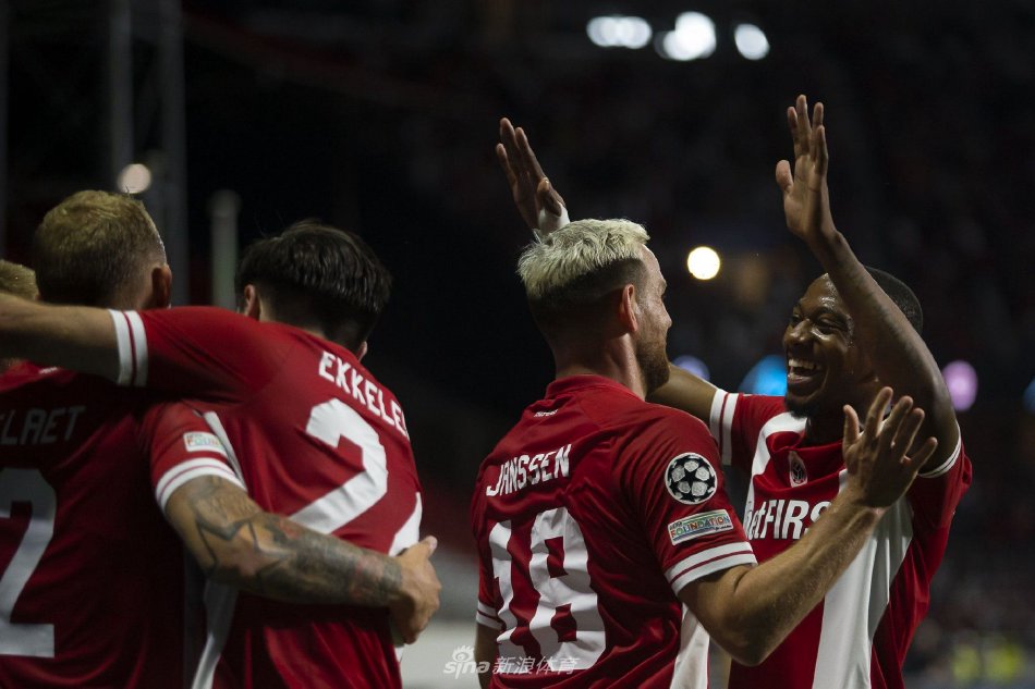 比赛中曼城 比赛中曼城